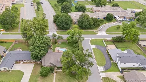 View/Area - 2995 E 56th Pl S, Tulsa, OK 74105 photo 2 of 2