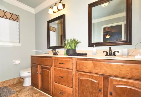 Bath - 2995 E 56th Pl S, Tulsa, OK 74105 photo 2 of 2