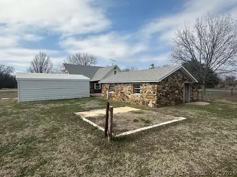Exterior - 242 E Williams St, Byars, OK 74831 photo 6 of 9