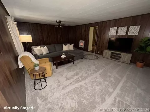 Living - 242 E Williams St, Byars, OK 74831 photo 3 of 3
