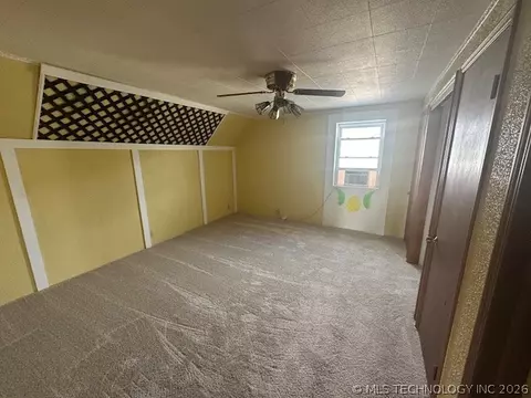 Bedroom - 242 E Williams St, Byars, OK 74831 photo 2 of 10