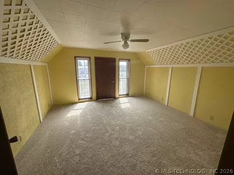 Bedroom - 242 E Williams St, Byars, OK 74831 photo 6 of 10