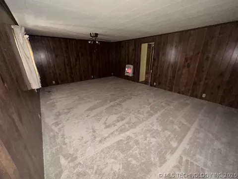 Living - 242 E Williams St, Byars, OK 74831 photo 2 of 3
