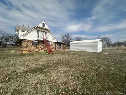 Exterior - 242 E Williams St, Byars, OK 74831 photo 3 of 9