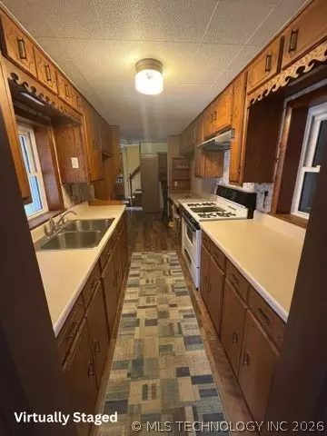 Entry Way - 242 E Williams St, Byars, OK 74831 photo 2 of 2