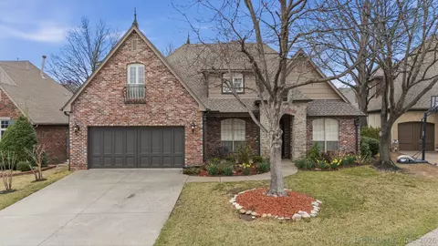 8677 E 104th Pl, Tulsa, OK 74133