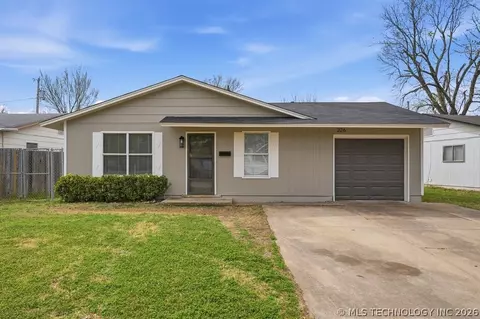 226 W Orleans Ave, Sapulpa, OK 74066