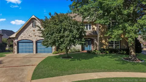 6008 W Phoenix Ct, Broken Arrow, OK 74011