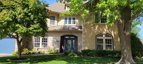 6008 W Phoenix Ct, Broken Arrow, OK 74011