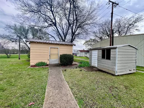 Exterior - 308 E Main, Bokchito, OK 74726 photo 4 of 5