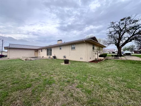Exterior - 308 E Main, Bokchito, OK 74726 photo 3 of 5