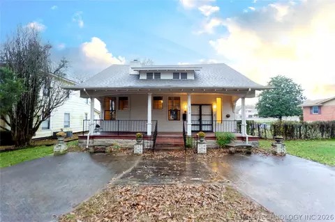 211 N State St, Wagoner, OK 74467
