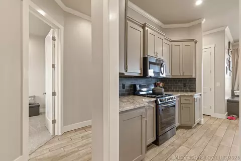 Entry Way - 23800 E 720 Rd, Wagoner, OK 74467 photo 2 of 2