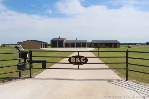 Exterior - 23800 E 720 Rd, Wagoner, OK 74467 photo 2 of 10