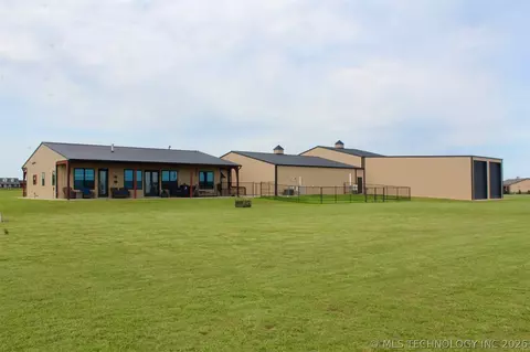 Exterior - 23800 E 720 Rd, Wagoner, OK 74467 photo 7 of 10