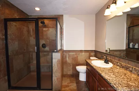 Bath - 1508 N 3rd Ave, Warner, OK 74469 photo 3 of 7