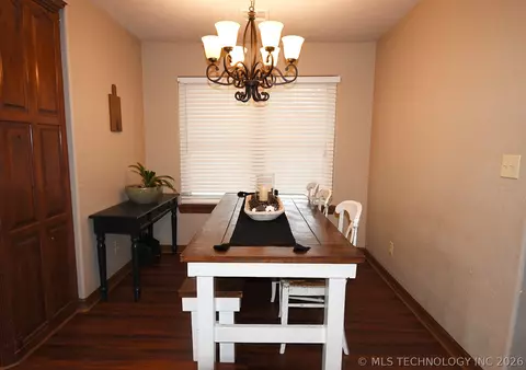 Dining - 1508 N 3rd Ave, Warner, OK 74469 photo 1 of 3