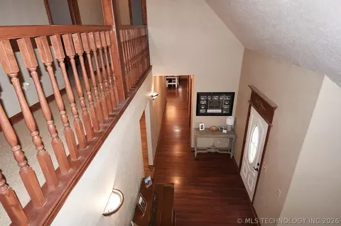 Entry Way - 1508 N 3rd Ave, Warner, OK 74469 photo 3 of 3