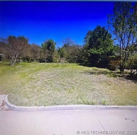 5439 N Frankfort Ave, Tulsa, OK 74126