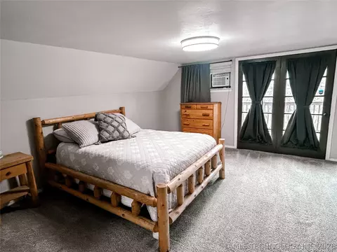Bedroom - 721 Mohawk Dr, Eufaula, OK 74432 photo 5 of 7