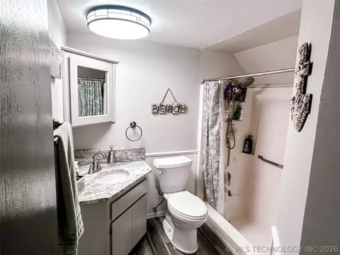 Bath - 721 Mohawk Dr, Eufaula, OK 74432 photo 3 of 3