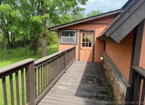 Exterior - 721 Mohawk Dr, Eufaula, OK 74432 photo 2 of 6
