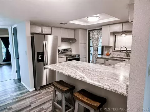 Kitchen - 721 Mohawk Dr, Eufaula, OK 74432 photo 1 of 4