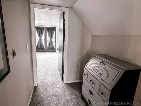 Entry Way - 721 Mohawk Dr, Eufaula, OK 74432 photo 2 of 3