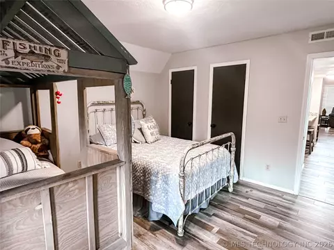 Bedroom - 721 Mohawk Dr, Eufaula, OK 74432 photo 2 of 7