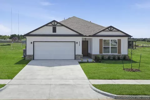 8505 E Ft Worth St, Broken Arrow, OK 74014
