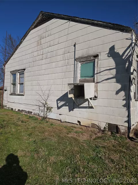 612 E 2nd St, Cushing, OK 74023 photo 10