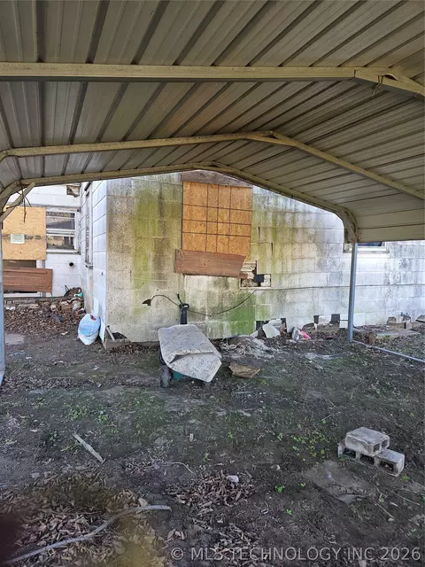 612 E 2nd St, Cushing, OK 74023 photo 9