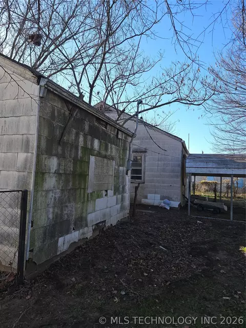 612 E 2nd St, Cushing, OK 74023 photo 6