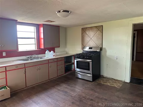 Kitchen - 410800 E 1135 Rd, Stidham, OK 74461 photo 1 of 1