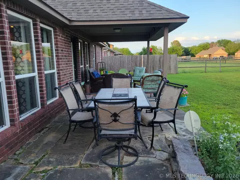 Exterior - 20746 E 48th St S, Broken Arrow, OK 74014 photo 3 of 8