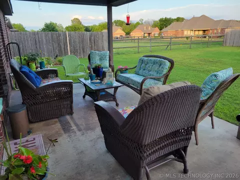 Exterior - 20746 E 48th St S, Broken Arrow, OK 74014 photo 5 of 8
