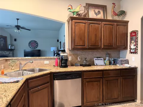 Kitchen - 20746 E 48th St S, Broken Arrow, OK 74014 photo 1 of 2