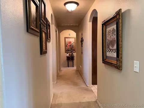 Entry Way - 20746 E 48th St S, Broken Arrow, OK 74014 photo 2 of 5