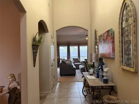 Entry Way - 20746 E 48th St S, Broken Arrow, OK 74014 photo 3 of 5