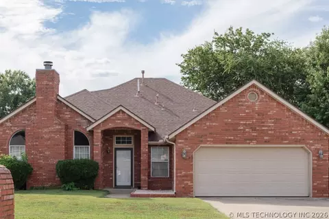 308 S Indianwood Ave, Broken Arrow, OK 74012