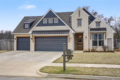 13852 S 21st St E, Bixby, OK 74008 photo 2