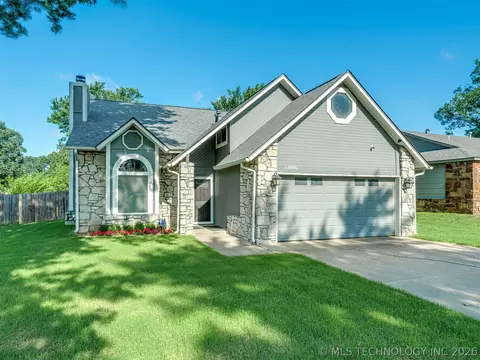 12006 S Forest Pl, Jenks, OK 74037