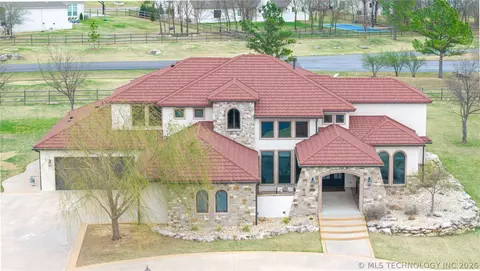 6403 N Wildwood Ln, Owasso, OK 74055
