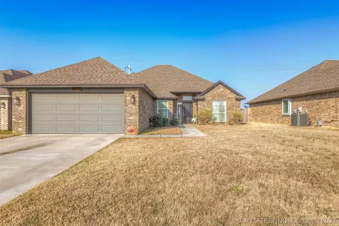 10930 S 274th East Ave, Coweta, OK 74429