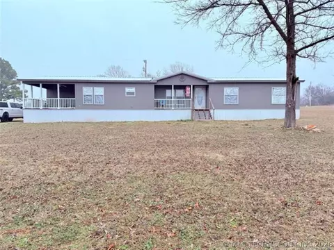 12780 New Lake Dr, Henryetta, OK 74437