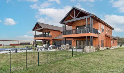Exterior - 3284 Old Hwy 20 E, Pryor, OK 74361 photo 4 of 5