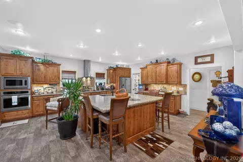 Kitchen - 3284 Old Hwy 20 E, Pryor, OK 74361 photo 1 of 7