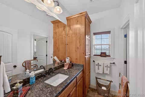 Bath - 3284 Old Hwy 20 E, Pryor, OK 74361 photo 5 of 5