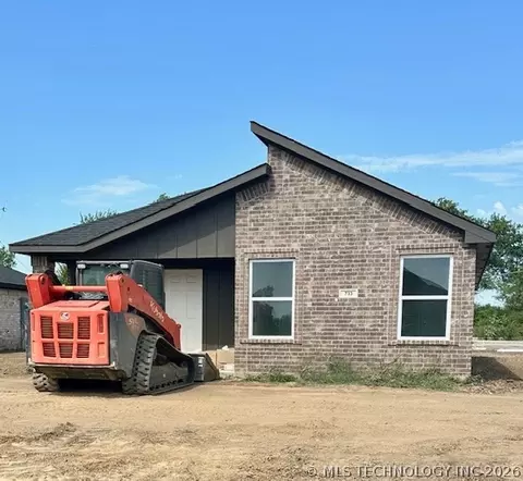 733 Elm St, Seminole, OK 74868