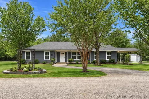 559 E 4th St, Durant, OK 74701